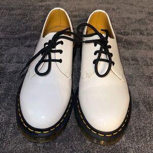 Dr. Martens 1461 smooth leather Oxford shoes size 9. Gently worn, no box